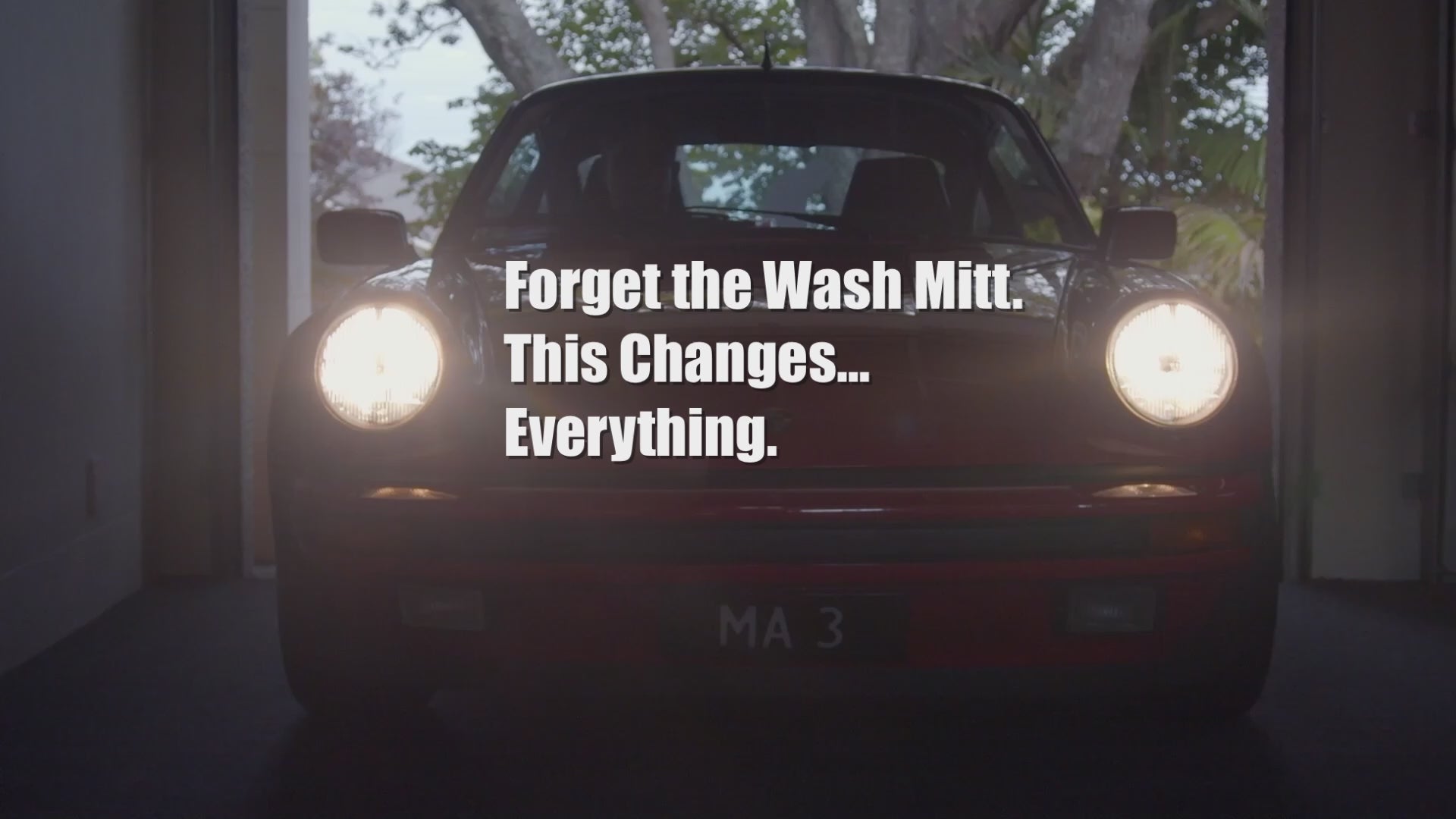 Mach 2 Speed Car Wash Towel – 7x the Size of a Mitt (75 x 50 cm / 2.5 x 1.6 ft)